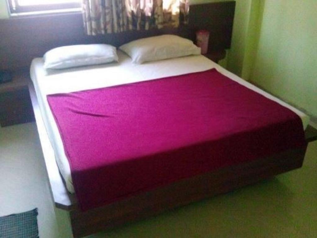 Sri Sai Sannidhi Hotel Shirdi Buitenkant foto